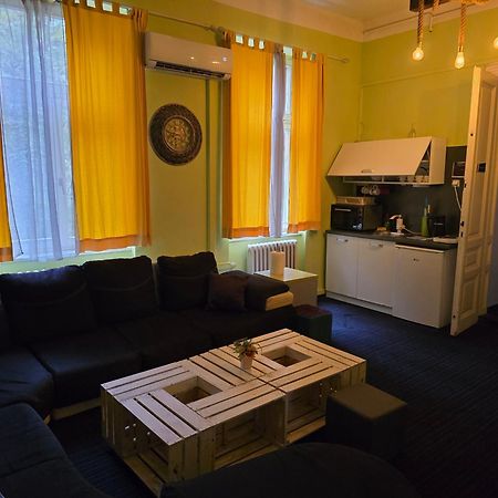 Spacious Tuzlaks Apartments Sarajevo Ferhadija Saraievo Exterior foto